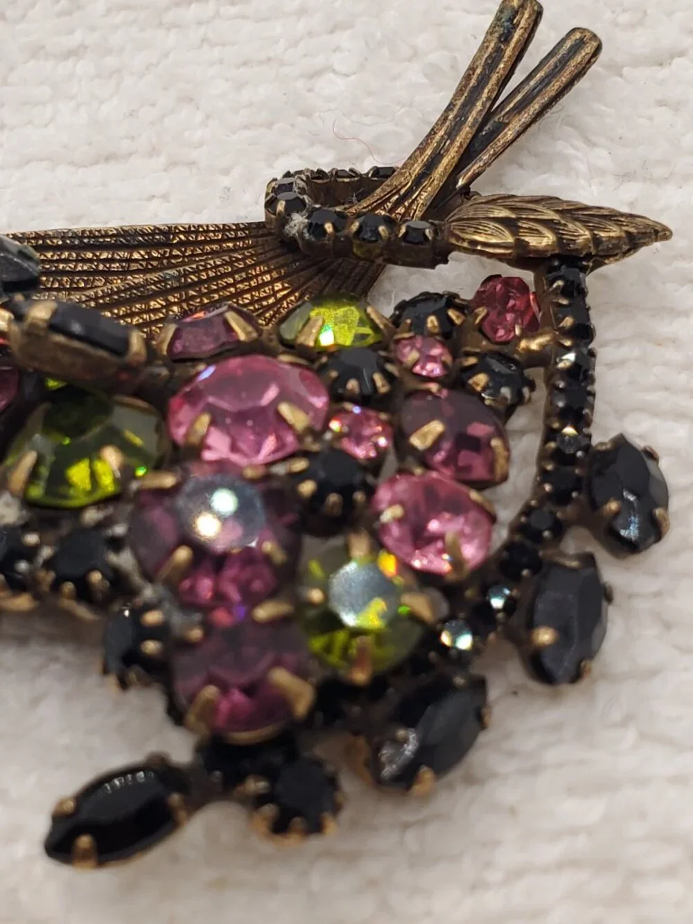 1 Gem stones Brooch, item # B- 1183,. wt.  24 grams.